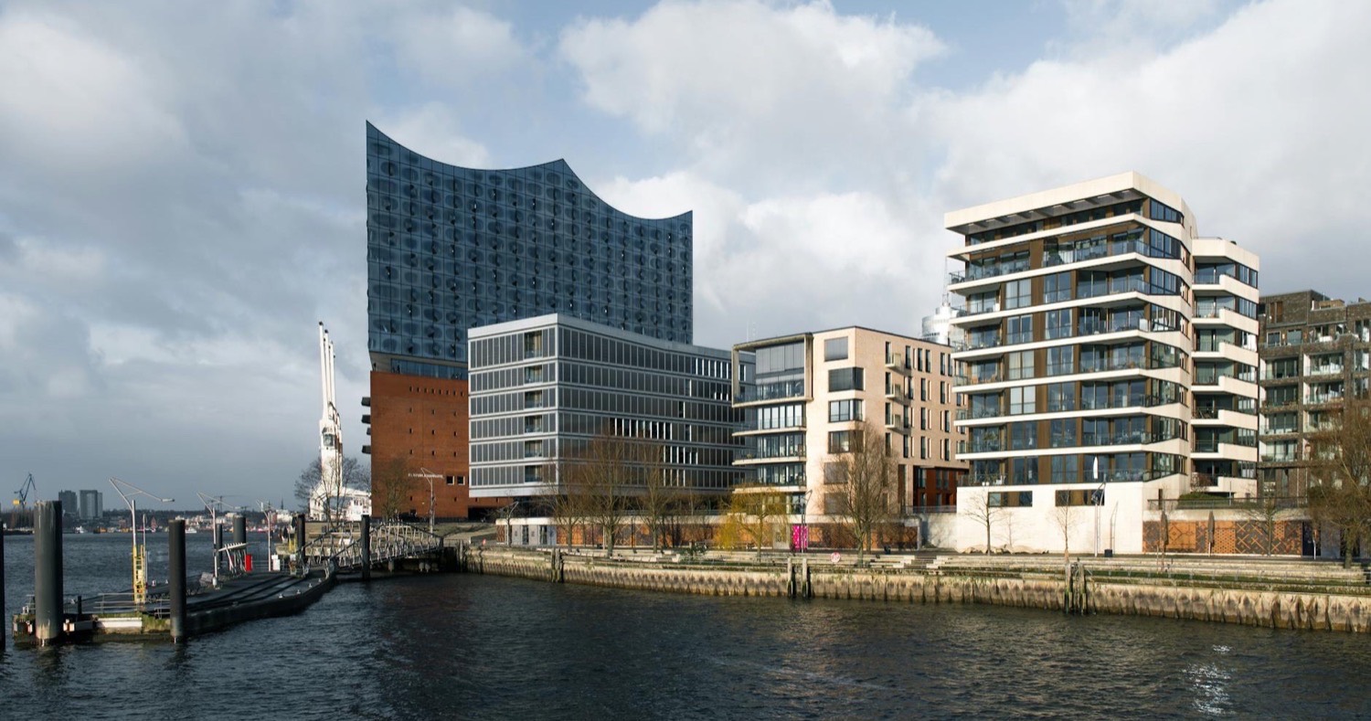 Стоматолог у Гамбург-HafenCity з видом на Elbphilharmonie, Andrii Marenkov